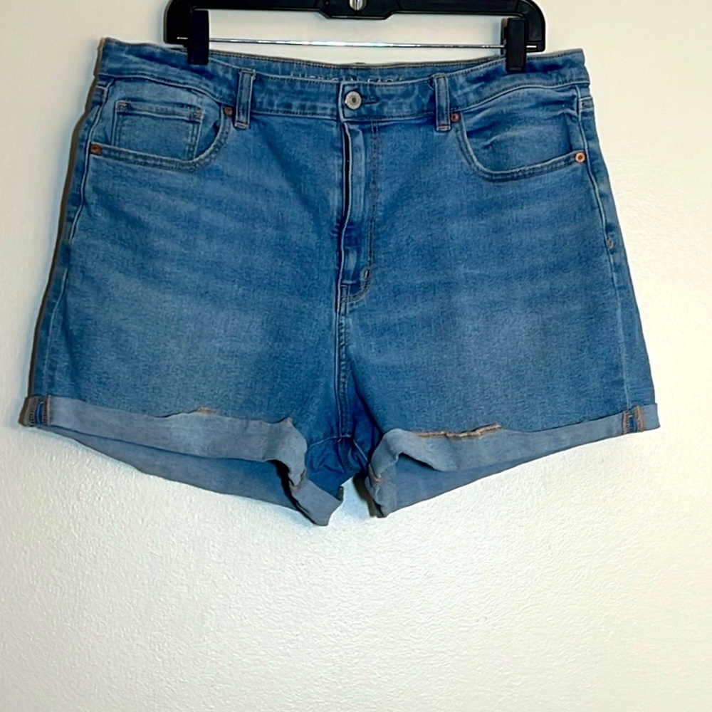 American Eagle Blue Denim Jean Mom Shorts 18